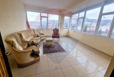 Vilă spațioasă de închiriat – 1 Mai, Piatra Neamț - 1