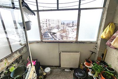 3 Camere, Central, Ideal pentru Familie, An '81 - 31