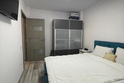 Piata Romana, Coloane, Metrou - 11