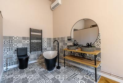 Apartament ULTRACENTRAL cu 3 camere, la cheie, renovat recent - 4