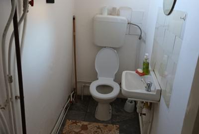 Casa cu etaj, 4 camere, central, acces in curte cu masina - 12