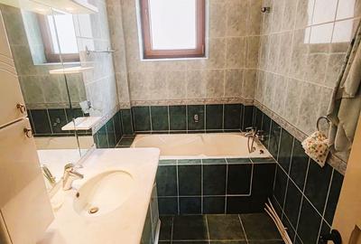 Un superb apartament 3 camere zona centrala - 13