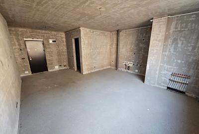 Apartament cu 3 camere semidecomandat în Florești