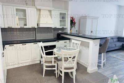 Apartament cu 2 camere semidecomandat, mobilat în Sud