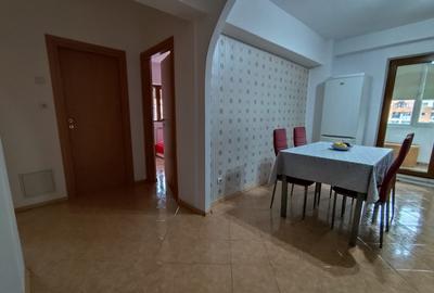 Apartament ultracentral cu 2 camere, 56 mp, 2 balcoane, etaj 3/4 - 6