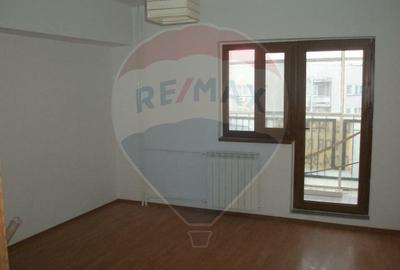 Inchiriere apartament decomandat  2 camere - 1