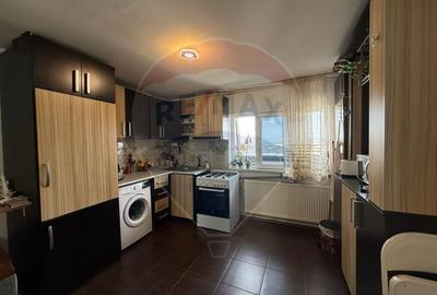 Apartament cu 3 camere de vânzare în zona Lapus - 7