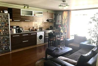 Apartament cu 3 camere decomandat în Florești