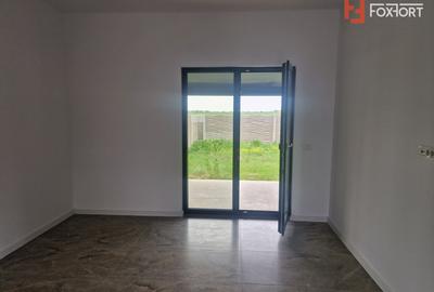 Duplex de vanzare cu 3 camere - zona Mosnita Noua - 1