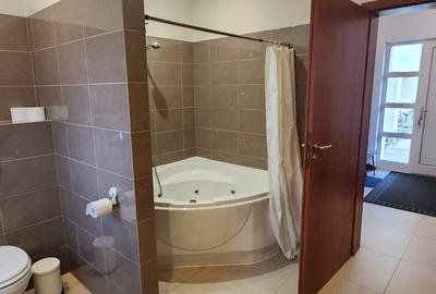 Casa Ghimbav, 8 camere,  S+P+M,teren 736 mp, pretabila locuinta, birouri, cazare - 12