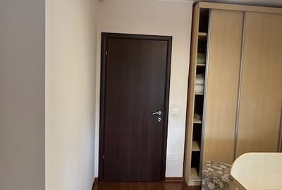 Apartament 3 camere, complet mobilat,utilat, decomandat et 2 din 4 stradal, lift - 6