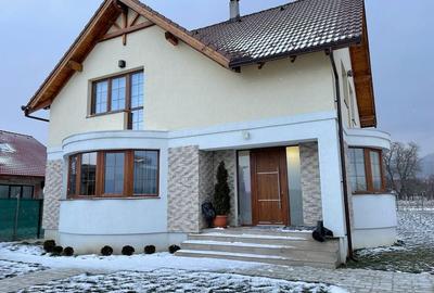 Casa de inchiriat in zona Cristian - 1