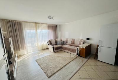 Apartament cu 3 camere semidecomandat, mobilat în Florești