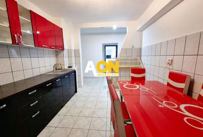 Apartament 3 camere, 2 bai, decomandat, etaj 3,  Cetate, zona Mercur - 2