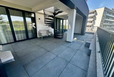 Apartament cu 4 camere decomandat, mobilat în Iancu Nicolae