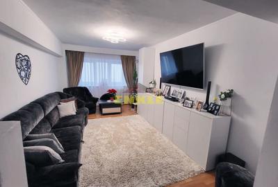 Apartament cu 4 camere decomandat în Central