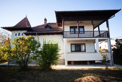 Vila deosebita 250 mp si teren 980 mp  Pitesti, Gavana 3 Pret  325 000 euro neg. - 2
