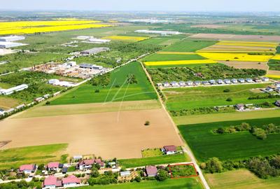 Teren intravilan in zona rezidentiala, la 1 km de A0 si A1 - 32