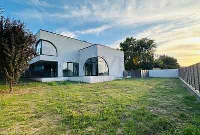 Casă individuală cu 5 camere în Corbeanca