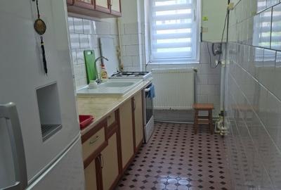 Închiriez apartament 2 camere - 2