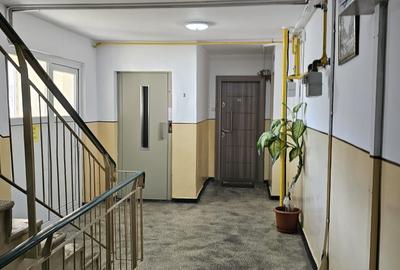 Anda , 3 camere , centrala gaze , etaj intermediar - 8