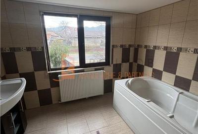 Casa tip P+1E+M zona Unguriu - 8