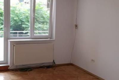 Inchiriere vila etajele 1+2+M Cotroceni metrou spital Eroilor imobil 2002 - 6