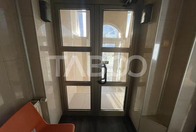 Spatiu comercial la strada 3 camere 150 mpu curte parcari Terezian - 5