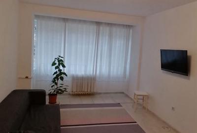 Apartament cu 2 camere semidecomandat, mobilat în City Park Mall