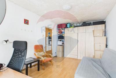 Apartament cu 2 camere de vanzare - Zona Alexandru Obregia - 3