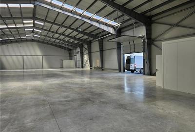 Spațiu industrial, de 1,600 mp, în Periferie