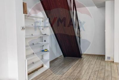 Apartament cu 4 camere de vânzare in zona centrala - 6
