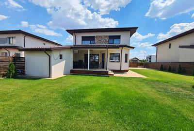 Casă individuală cu 5 camere în Odăi