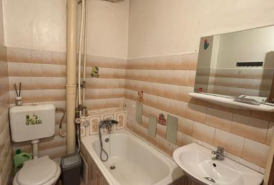 Apartament 2 camere-Zona Sud - etaj 2/4 -  40 mp  43000 euro  negociabil - 5
