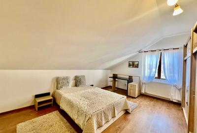 Apartament cu 2 camere semidecomandat, mobilat în Hala Centrală