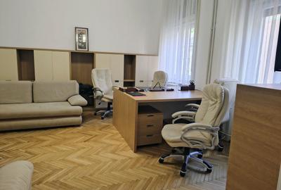 Apartament 2 camere Parc Traian , 400 E neg. Comision 50% - 2