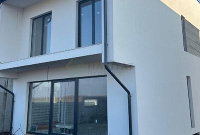 Casă individuală cu 4 camere în Tunari