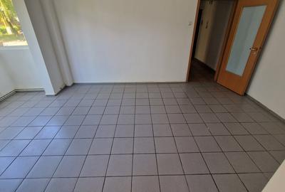 Spațiu comercial, 70 mp în Astra