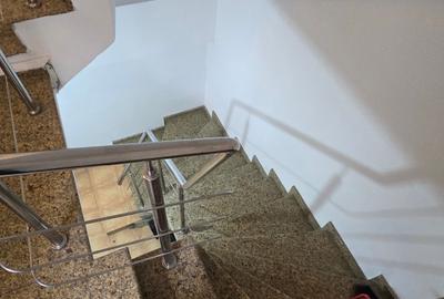 Vila de închiriat, subsol-parter și etajul 1.Vitan Mall - 13