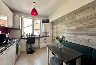 Apartament cu 3 camere, terasa, intermediar, parcare, zona Andrei Muresanu - 1