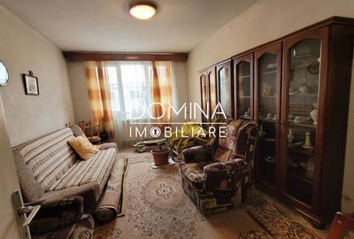 Vânzare apartament 3 camere, situat în Târgu Jiu, strada G-ral Christian Tell - 4