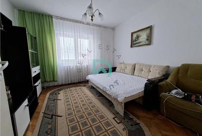 Apartament cu 3 camere decomandat în Gemenii