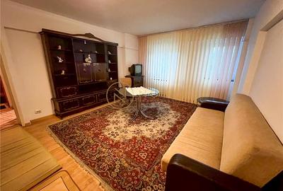 Apartament cu 3 camere decomandat în Aviației