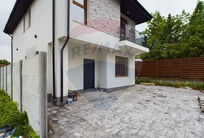 Casa de vanzare + teren 1000 mp - 18