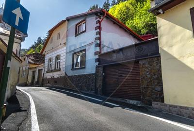 CASA COMPUSA DIN 2 APARTAMENTE, SCHEII BRASOVULUI| COMISION 0 - 1