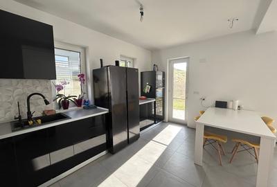 Duplex zona Vivo | 3 dormitoare, garaj 2 mașini | Proprietar - 4