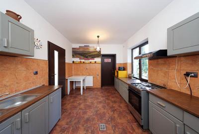 Vilă spațioasă de vânzare în Predeluț, Bran | 2000mp - 12