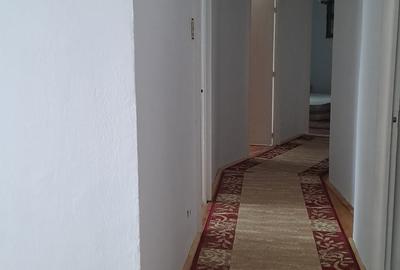 Apartament cu 3 camerere, decomandat - 3