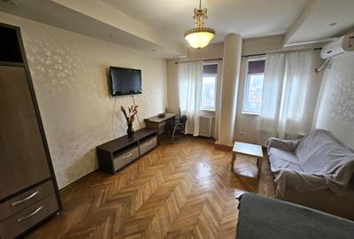 Garsonieră decomandată, mobilată în Dacia