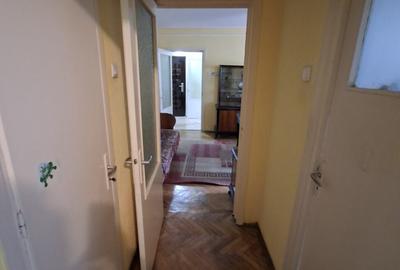 Apartament 2 camere, etajul 2/4, zona Podu Ros - 8